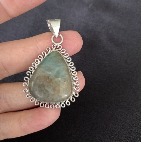 925 Silver Stamped Teardrop Stone Pendant - Picture 3 of 7